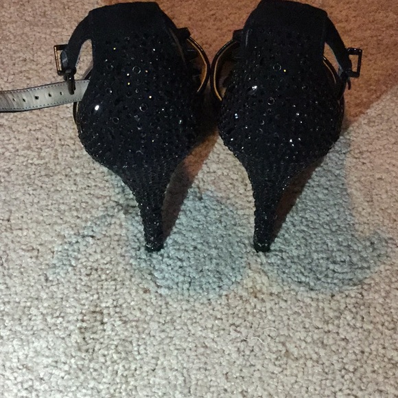 Shoes - Picture 2 of 6